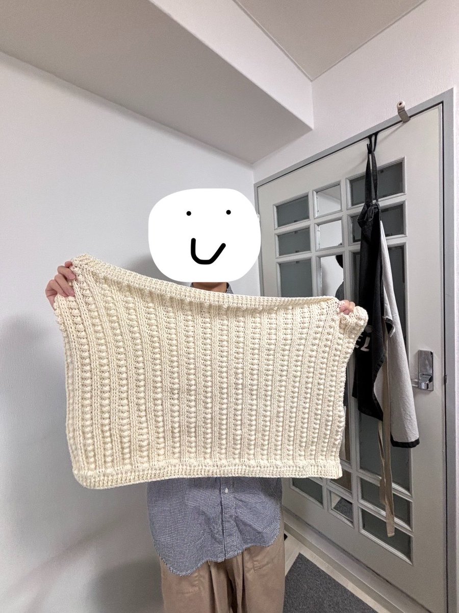 potepoteto415's tweet photo. 夫が我が子のためにってブランケットを編んだ🧶
すごいね👏
赤ちゃん用の毛玉使ったらしくてバカ高いブランケットが出来上がった笑 https://t.co/P0jpXvYGkm