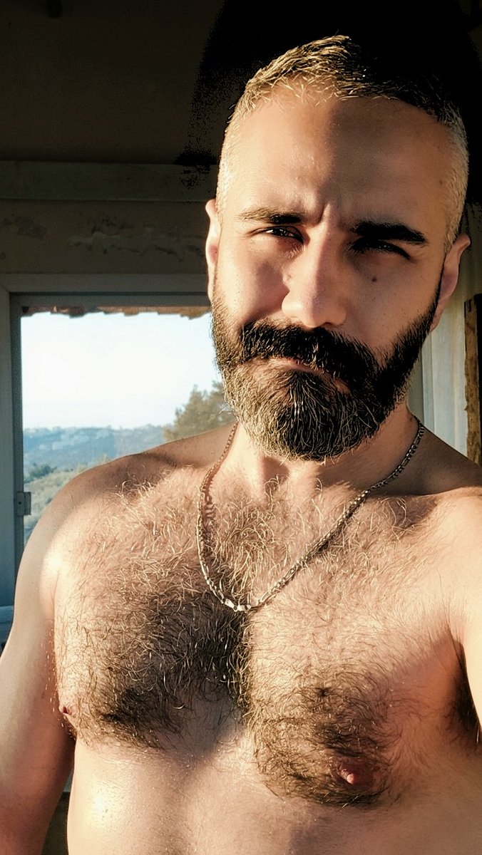 sa_beardstach's tweet photo. Many secrets are told between light and shadow ✨🌗
#beard #bearded #beardedman #beardlove #man #manly #hairychest #sexy #smile #silverfox 🐺 https://t.co/LDO0Kfk46F