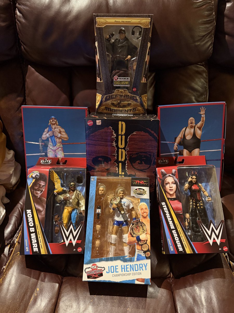 trenard2000's tweet photo. Mail call!!! 

A bunch of Heavy Hitters arrived today. Been wanting a few of these
for awhile. Glad to finally have them. More to come… 

🔥🔥🔥🔥🔥 https://t.co/6x6hrgmIZl