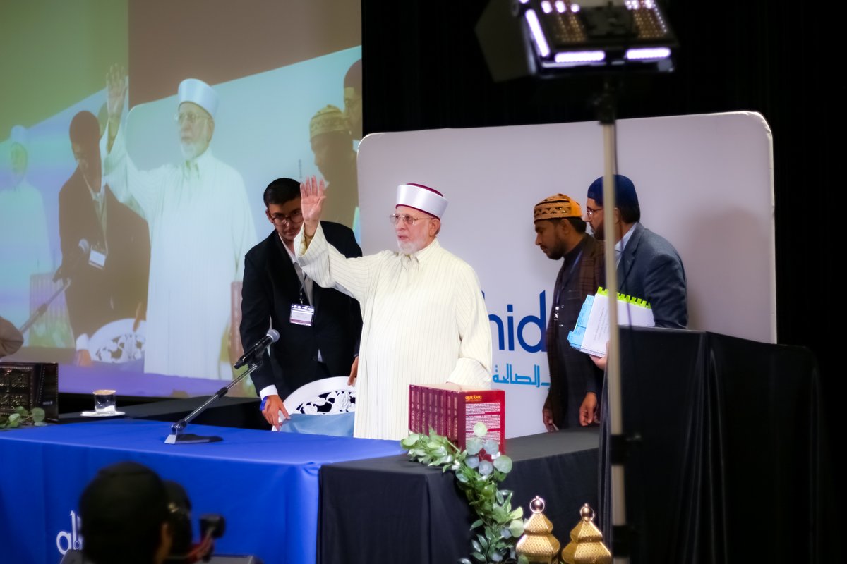 TahirulQadri's tweet photo. Day 1 | Al-Hidayah 2026 | Canada: The distinguished arrival of His Eminence Shaykh-ul-Islam Dr Muhammad Tahir-ul-Qadri at Al-Hidayah 2026, accompanied by Prof Dr Hassan Mohiuddin Qadri (Chairman Supreme Council, MQI), Shaykh Hammad Mustafa al-Madani al-Qadri, Shaykh Ahmad Mustafa al-Arabi al-Qadri, Dr Faisal Iqbal Khan, Dr Ghazala Qadri (President of Minhaj-ul-Quran Women League International), Baji Khadija Qurat-ul-Ain Qadri, at McMaster University in Hamilton, Ontario, Canada.

#AlHidayah2026 #AlHidayahWithDrQadri #LoveOfAllah #MinhajulQuran