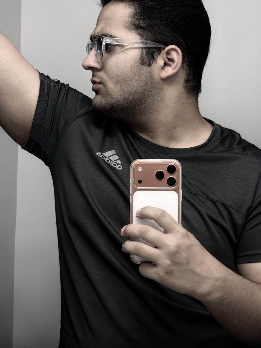 sheramjadali's tweet photo. اگر میری نظریں تم پر نہیں، تو وہ تمہیں
ہی ڈھونڈ رہی ہیں۔ ❤
#emotion #mirrorpicture #eyesonyou https://t.co/IAmteQe84s