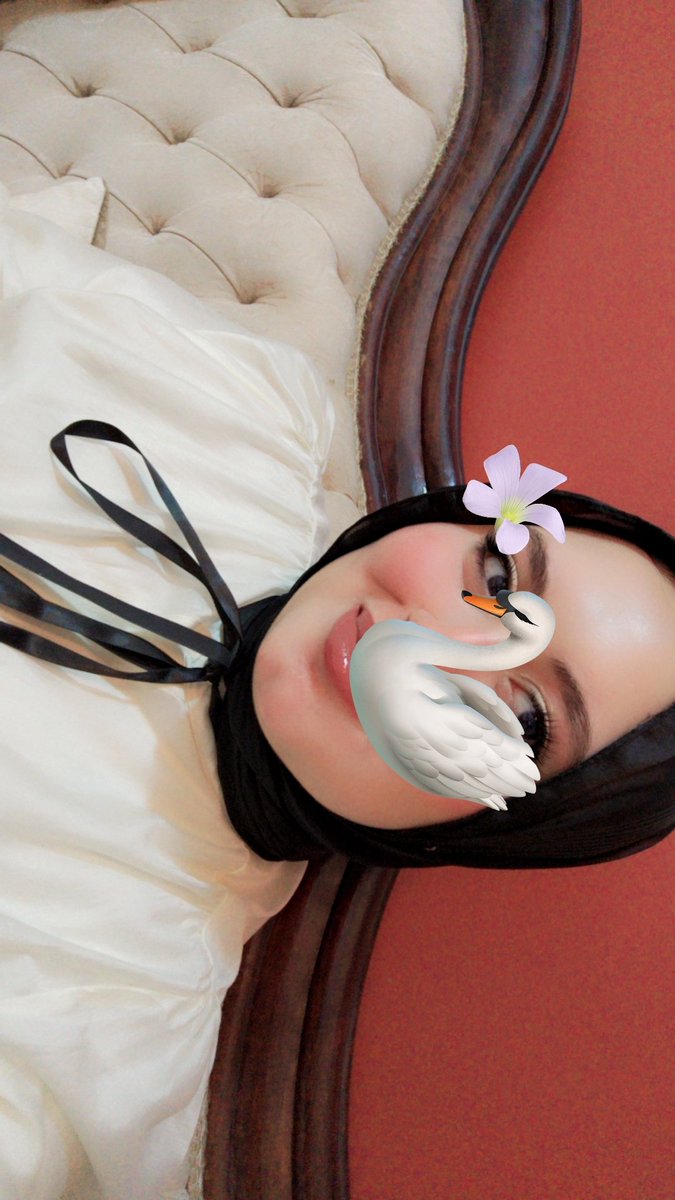 ayaaaatooooO's tweet photo. 🤍🪽🦢☁️ https://t.co/vYuLQK2PLg