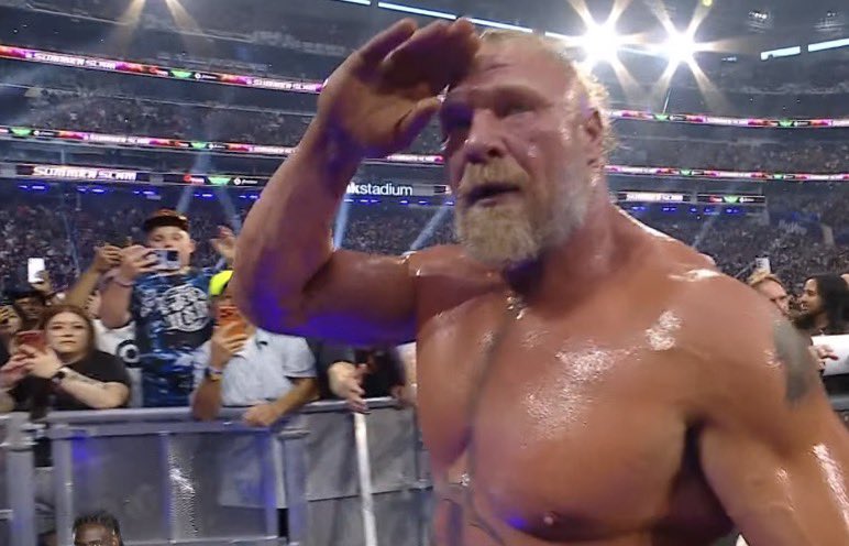 FadeAwayMedia's tweet photo. Brock Lesnar with the farewell salute as he walks out. 

#SummerSlam https://t.co/Qszbm1vmjo
