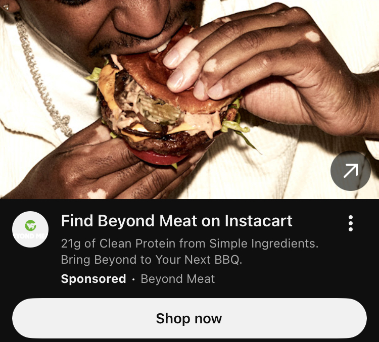 Pangilli's tweet photo. Keep getting this ad where this guy has clearly never eaten a burger before https://t.co/B7dpdULUJf