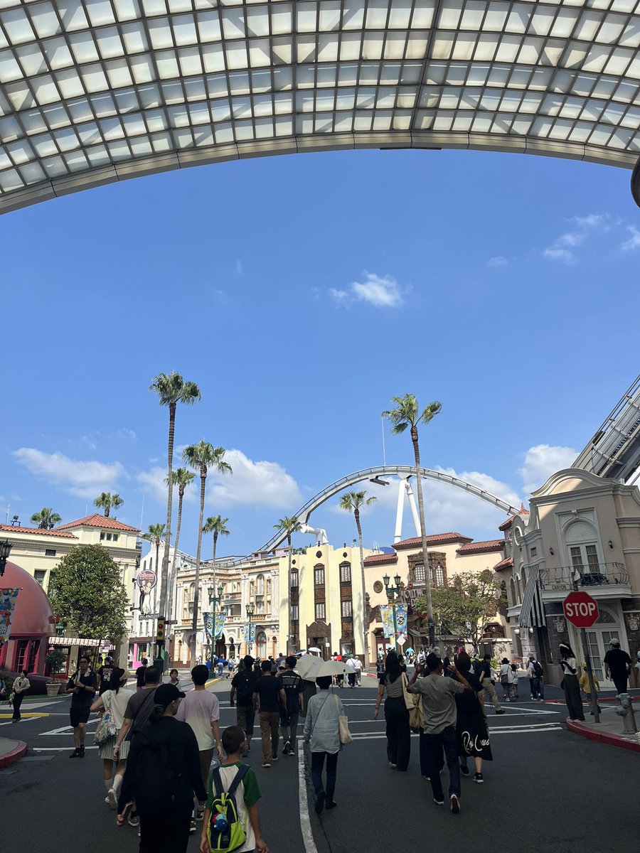 Jqsks_'s tweet photo. 人生初ユニバ最高すぎる https://t.co/o95N8CErao