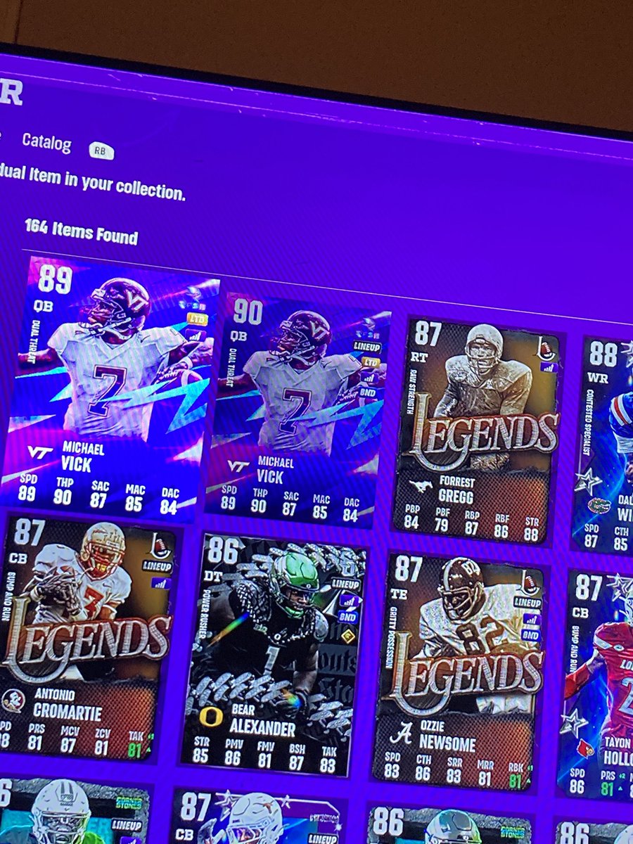 GilesSiadous's tweet photo. #Zirkluck pulled BND Vick yesterday out of the BND rush offer….. watch some Zirk videos today and, while selling BND players, open two Rush training packs…… and Vick and Greg on pulls 1 and 2!!!!! @Zirksee #Zirkluck https://t.co/jatgLFBlC9