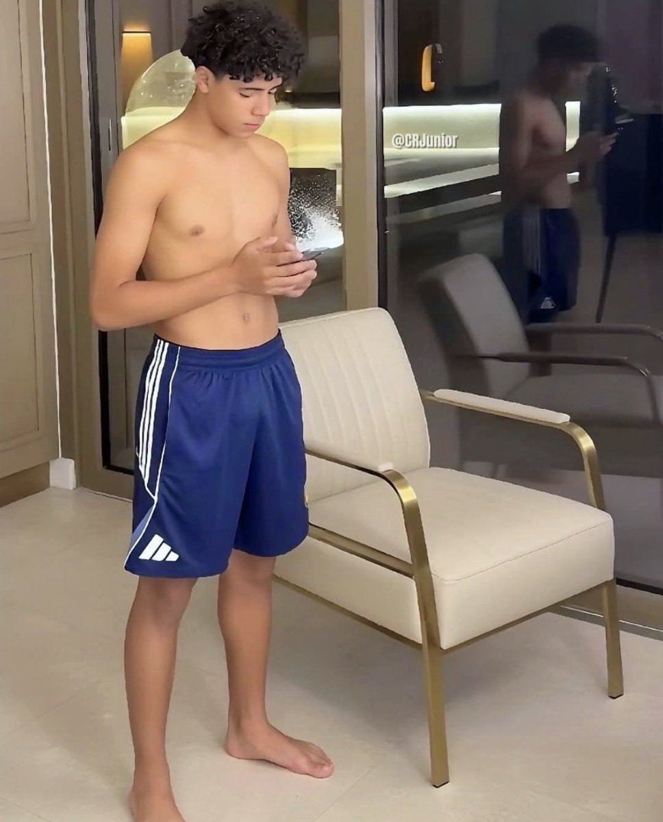 itstdm72214's tweet photo. Cris jr 😳🦶 https://t.co/i9PwlRc8L3