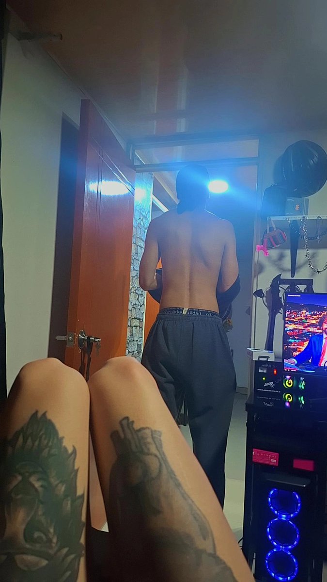 _CyberWhore_'s tweet photo. Me comí toda la tarde una verga de 26  cm , puedo poner eso en mi currículo . �� https://t.co/Eacelmp06Y