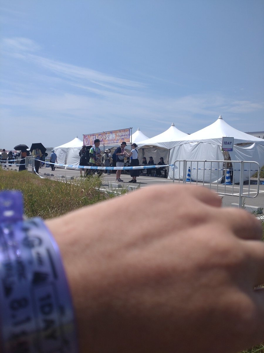 comticky's tweet photo. ジャイガアツ過ぎた🤘
移動やトイレ、水分確保で飛ばし飛ばしになったけど、仮に予定通り観れたら倒れたんちゃうかw
心残りはロットンが2曲しか見れなかったこと
またチャレンジはしてみたい
#サスフォー
#打首獄門同好会
#マキシマムザホルモン
#UberWorld
#写真が下手過ぎて不倫の証拠写真みたい https://t.co/gyoePFGkxN