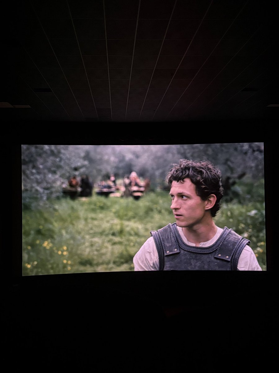 allyiinluv's tweet photo. tom holland on my screen two times in one month i’m actually in heaven https://t.co/dHumaU3dlX