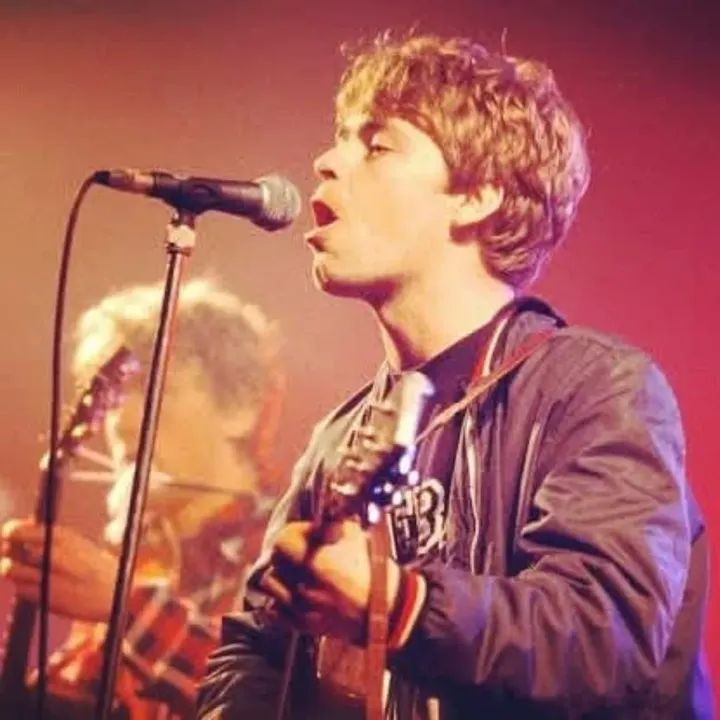dicky_miftah's tweet photo. Happy bday Lee Mavers
(2 agustus 1962) https://t.co/Oj5NBIevRy