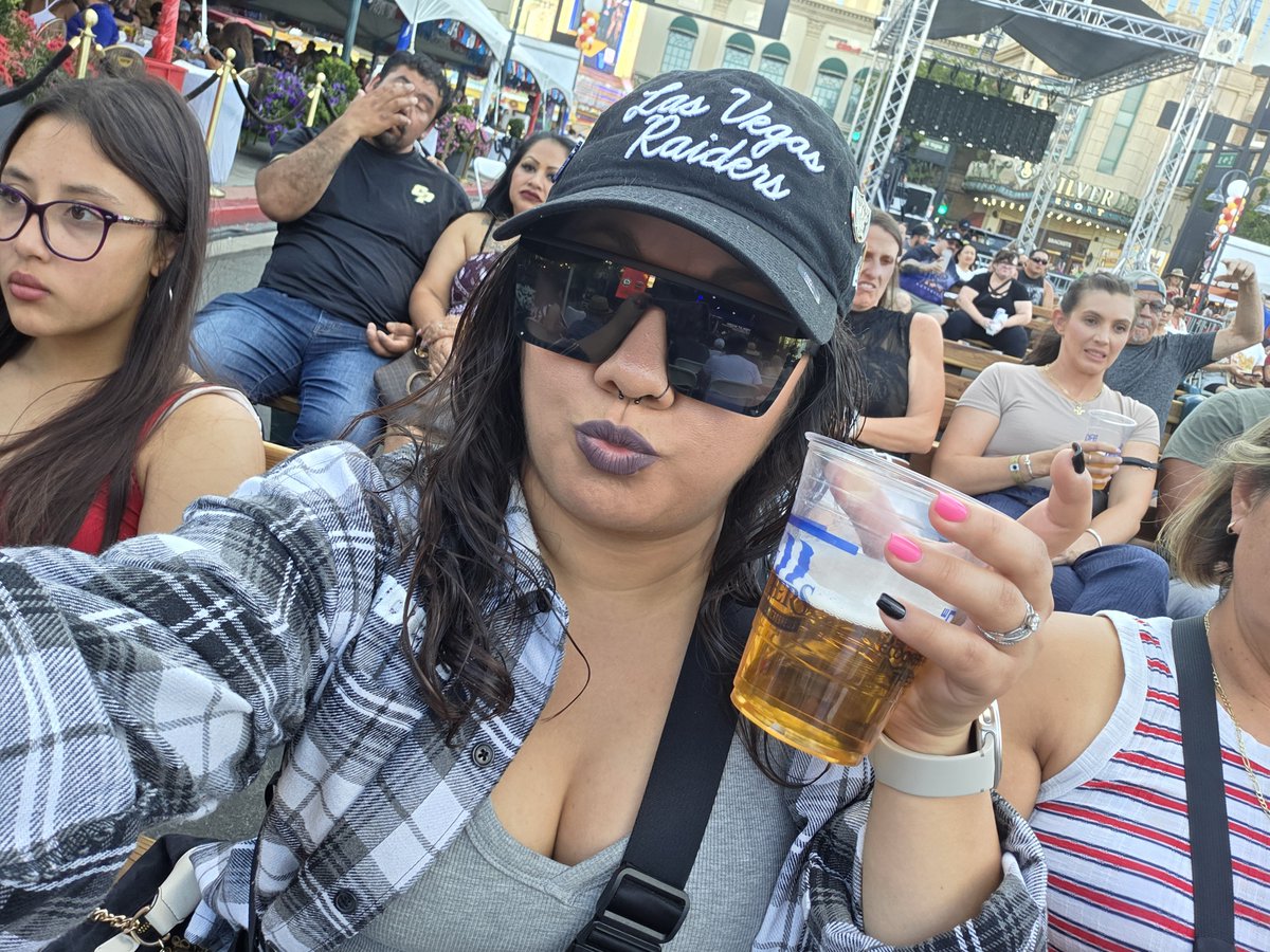 snapitssmileyy's tweet photo. Always repping!! https://t.co/182GmxKwyp