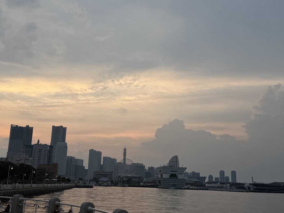 minitomato_32's tweet photo. 昨日は花男のロケ地だった恵比寿ガーデンプレイス時計台広場みてから横浜に向かって横浜観光☺️

そして新幹線で関西に向かってる🍡 https://t.co/rCWrqg9KY9