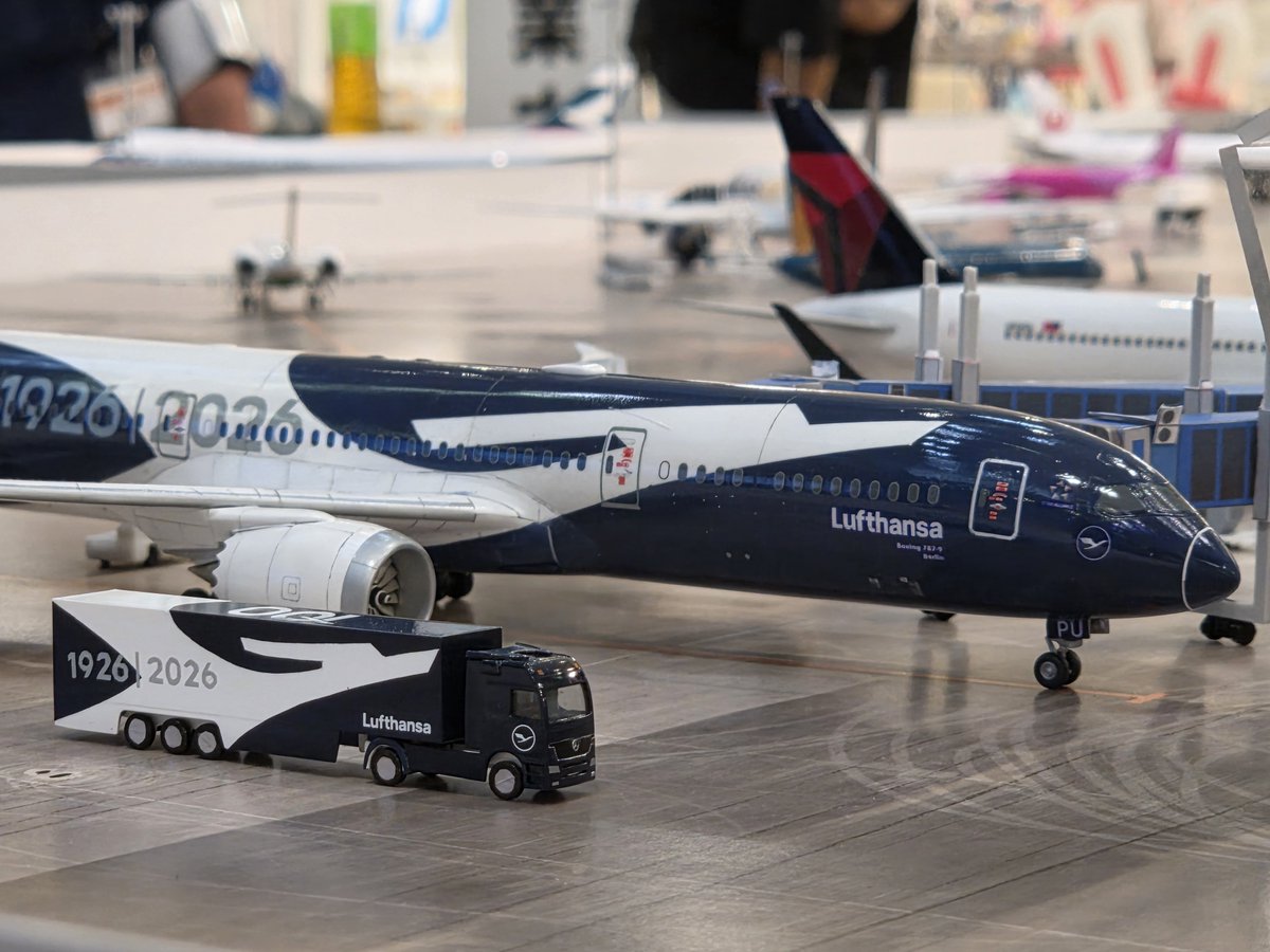 McInvish546's tweet photo. 二日目！
よろしくお願いします
#旅客機プラモフェスin大阪26 https://t.co/h1oy61tCl1