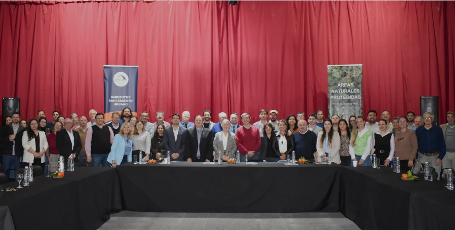 era_verde_'s tweet photo. 🌱 ENCUENTRO EN CHAJARÍ PARA IMPULSAR UNA RESERVA DE LA BIÓSFERA UNESCO TRINACIONAL 

👇🏼+ info 🦝
🔗 https://t.co/RPQxPavhf5 https://t.co/fvAbypP0Vc