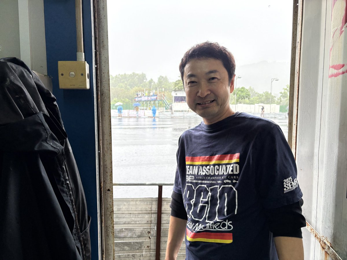 MasamiHirosaka's tweet photo. Ready for race in rain condition.
雨中でのレースの準備中。
#RCMART #RC10VintageRace #HongKong #TRC #Associated https://t.co/xkhG6CTE4w