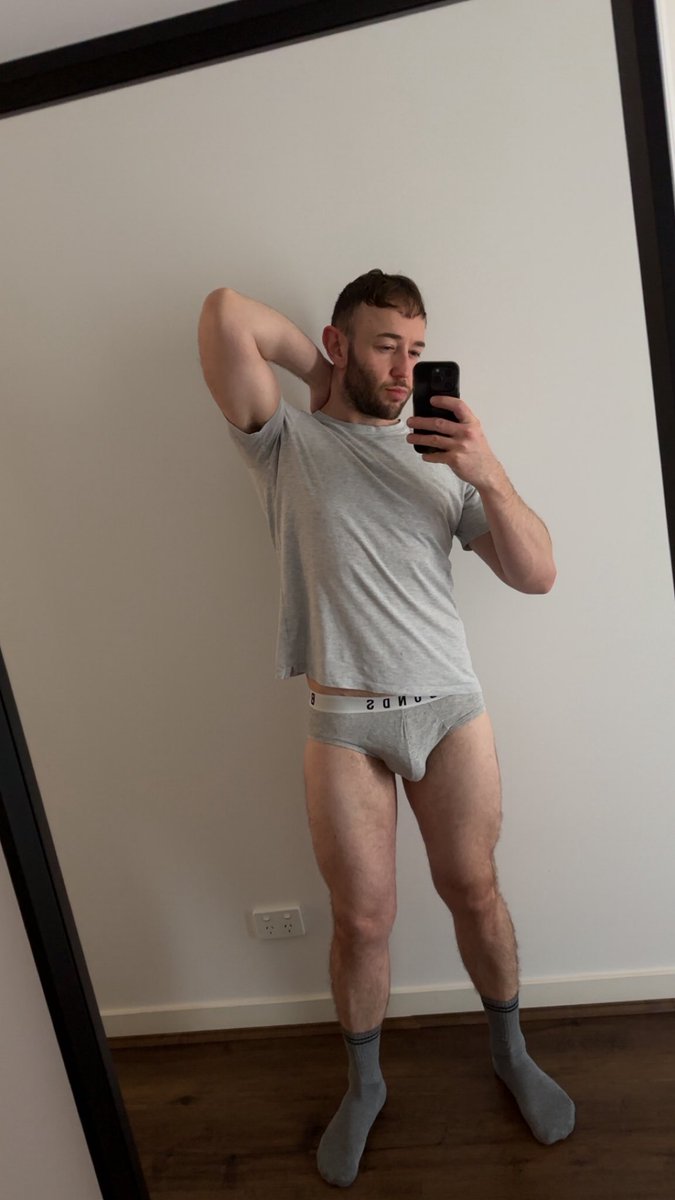AshMel28's tweet photo. Just woke up, happy Sunday 🤙🏻
Make me coffee?
#greyunderwear #greysocks #socks #bulge #underwear #greyjocks #bonds #briefs #rvca #gym #fit #muscle #gymfit #quads #jocks https://t.co/JLlt1y7mgU