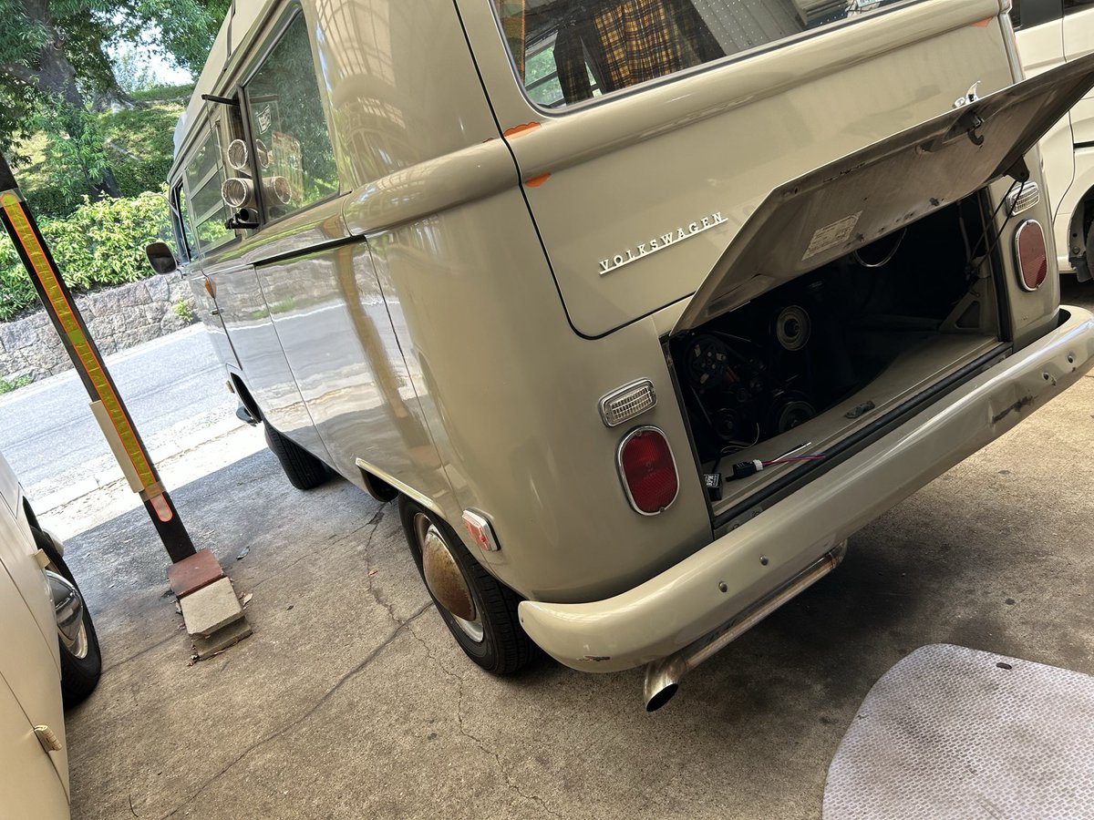 toru__suke's tweet photo. あちぃ……
15年越しの夏でも乗れる仕様にしてもらう
 #ワーゲンバス
 #ウェストファリア
 #vw
 #type2 https://t.co/VvsUKY3Y3O