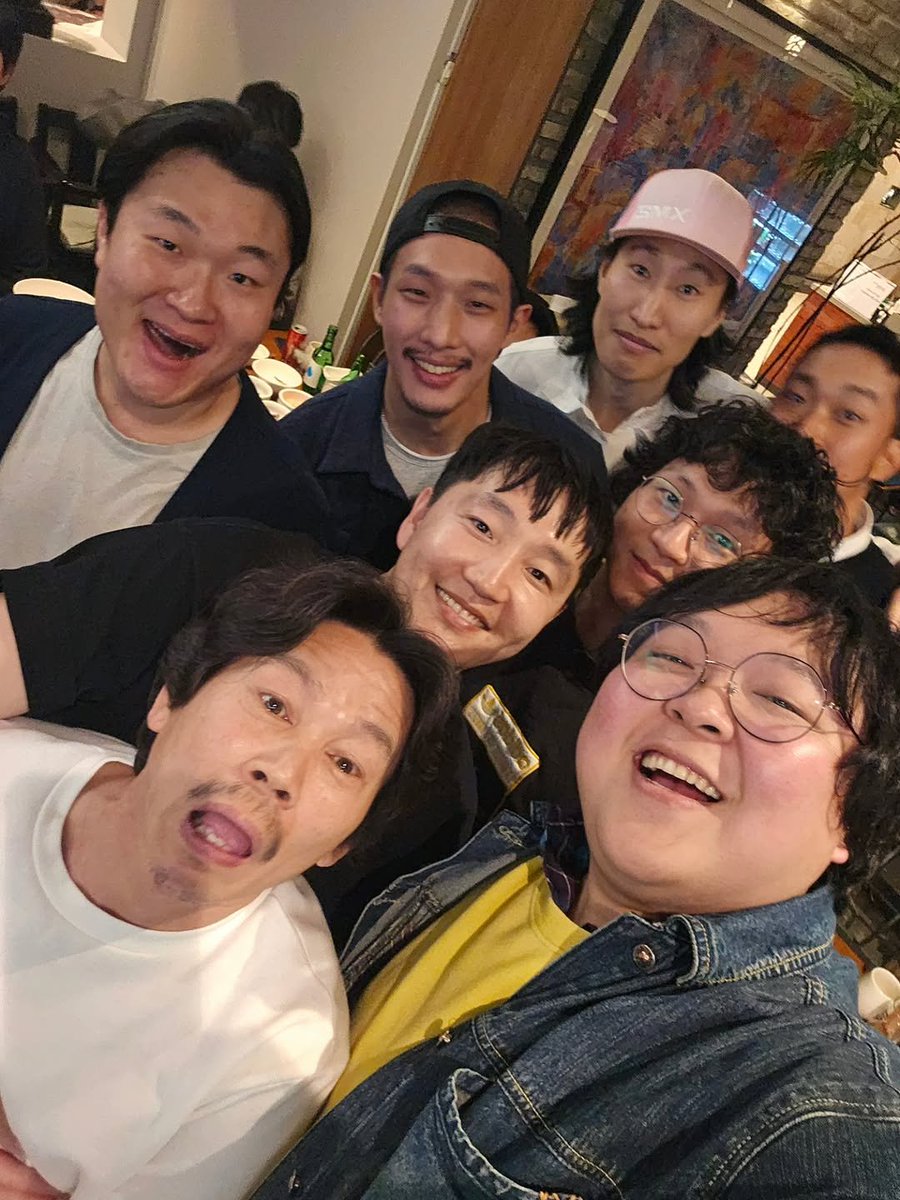 Salmonahan's tweet photo. 오 기영이 뉴짤
종수급 미니미아재군..
#호프 https://t.co/q4ma1lMEXl