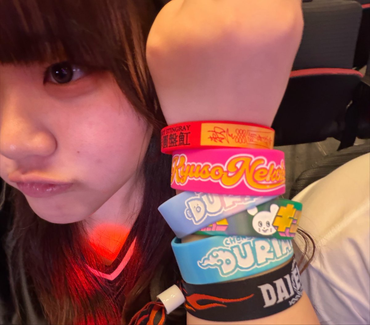 nuw0er's tweet photo. 0️⃣8️⃣0️⃣1⃣

DAIENKAI2026 DAY2️⃣

私の大好きなバンドたくさんだった1日✨️

キュウソでいっぱい声出して暴れた〜👍🏻

四星球のクラーク博士の時のめぞんの言葉で大泣きしてしまった私߹ ߹*

デジタルデトックスで歓声上がるの凄すぎた𖦹_𖦹

明日最終日も楽しむぞっ🎀🎶 https://t.co/Qpv517ZCj7