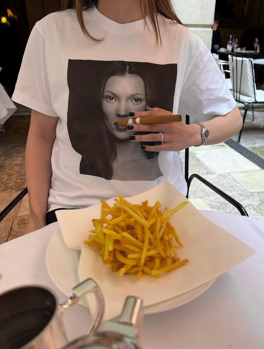 boymolish's tweet photo. Need this Kate Moss tee https://t.co/JIp7qnQ12B