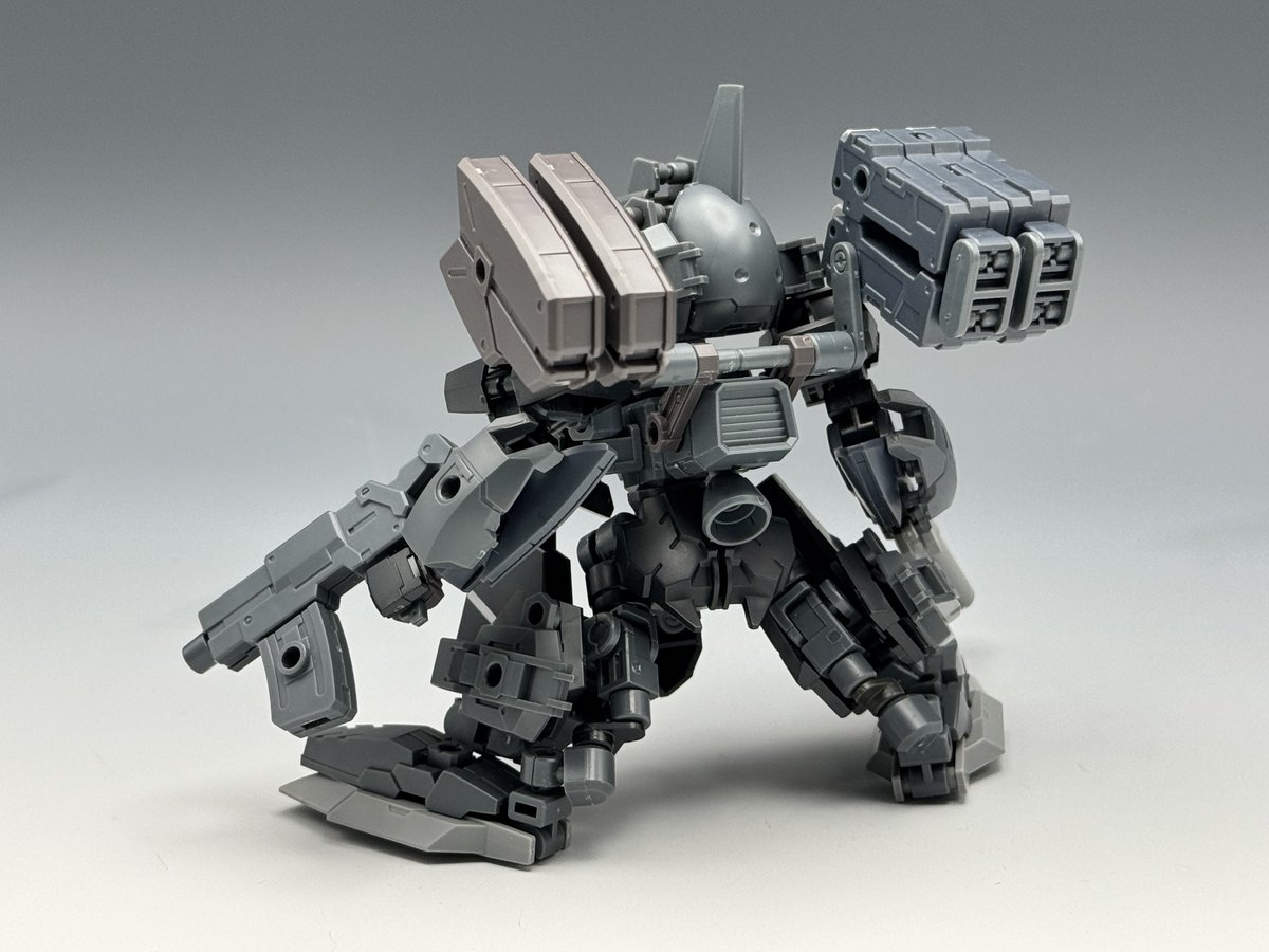 niwa28101's tweet photo. ゼルクス

ゼノヴァルトの胸装甲が顔に見えたのでディフォルメ化してみました＾＾
パーツ微加工あり、無接着です。
#30MMSM2026
#30MM https://t.co/hcl3zuAroQ