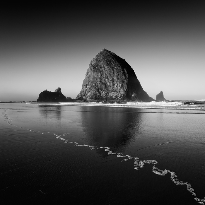 artlimitednet's tweet photo. Haystack Rock 2 by Martin Rak https://t.co/mmjpOuG2nz
#oregon #blackandwhitephotography #beach #landscape #photographyeveryday #irox_bw #landscapecaptures #digital #landscapeshot #greyscale #composition #blackandwhitephoto #blackwhite #photography #light #coast #haystack #tock… https://t.co/II6wyQP5sx