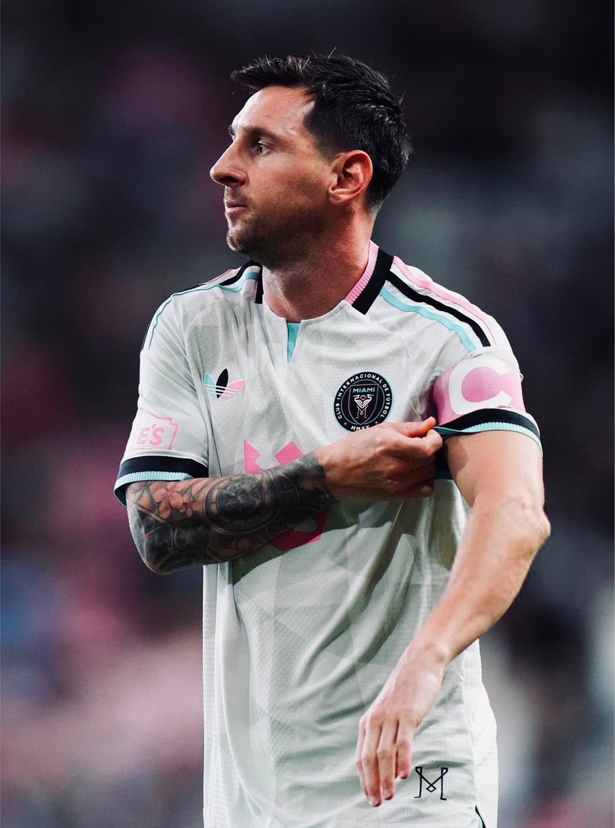 Messias30_'s tweet photo. Perfecto. Icónico. Inigualable. Belleza.

La camiseta de Inter Miami muy buena también. https://t.co/LOPJ8EWXNg