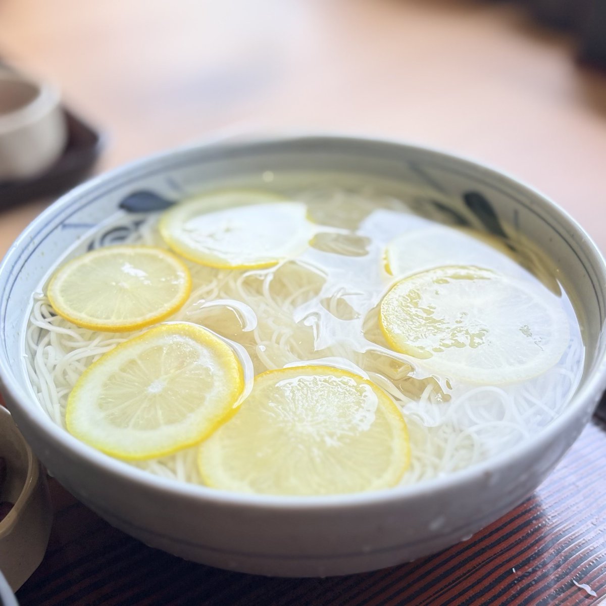 mori_hide_'s tweet photo. 夏はそうめん レモンでさっぱり https://t.co/agXh1wKTTC