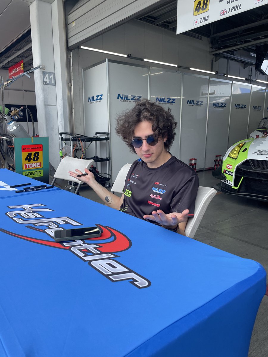 shota0406's tweet photo. 今朝お迎えに伺ったドライバーがこちらです💁
暑いと申しております🤷♂️
#supergt
#nilzz https://t.co/JLs46AfQVH