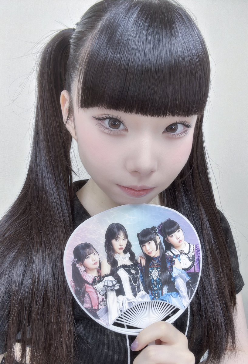 ps_rinka0509's tweet photo. 今日はTIFです。よろしくね⁽ ´꒳`⁾
うちわ配布中です⬇️ https://t.co/De5pRdoi4c