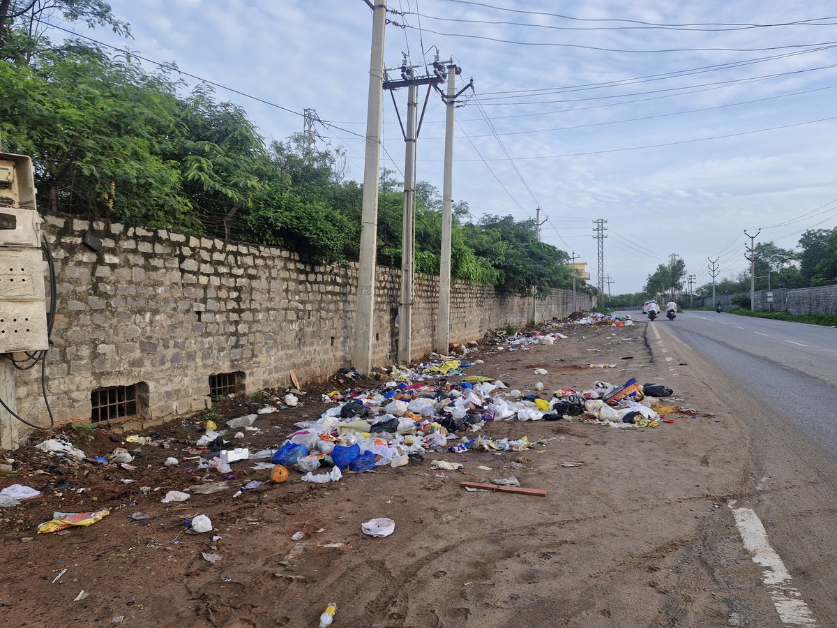 singhyugesh's tweet photo. @GHMCOnline The stretch of road from Balapur X Rd to BDL resembles a dustbin. Request urgent attention.
@dcshamshabad @CommissionrGHMC @ZC_Khairatabad @HiHyderabad @SwachhBharatGov
@balapur_swach https://t.co/xSnduunt7K
