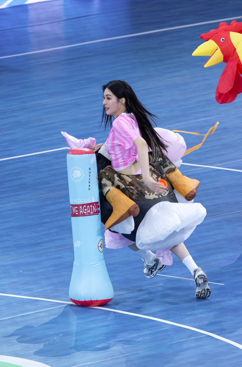 Koiiz9's tweet photo. วิ่งแบบไม่เอาไรแล้ว😂

LINGORM CH3 SPORT DAY 2026
#LingOrmGirlsCup2026 
#CH3GirlsCup2026 
#LinglingKwong‌ #หลิงหลิงคอง‌ https://t.co/rsuMBQsnqj