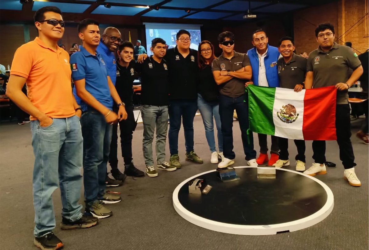 alv_daniel1's tweet photo. Memories of Runibot 🇨🇴 2024 https://t.co/4hajnnVGDc