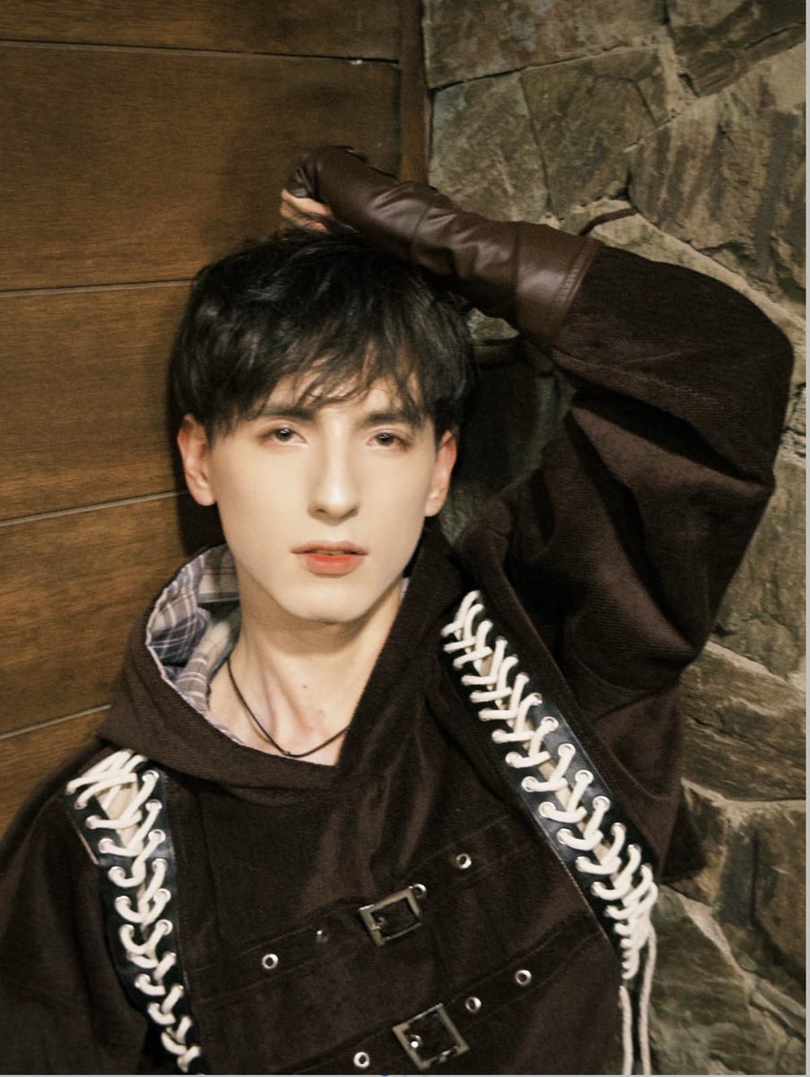 dejunseyebrows_'s tweet photo. ????? deja https://t.co/L1Kj8nlZ6L