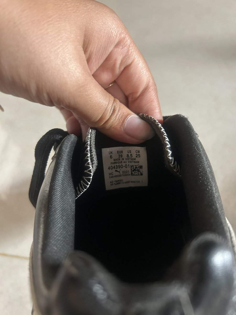 Destinymyeon's tweet photo. Detail Sepatu Puma x Rosie https://t.co/UCDtGvwXyE
