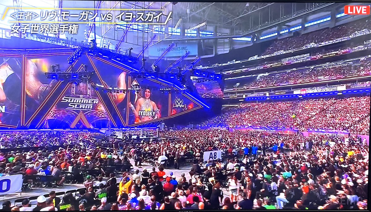 SHUN_K__'s tweet photo. SummerSlamのチケット売れてないって言った奴だれだよ。

#WWE #SummerSlam https://t.co/SFjo59hx7r