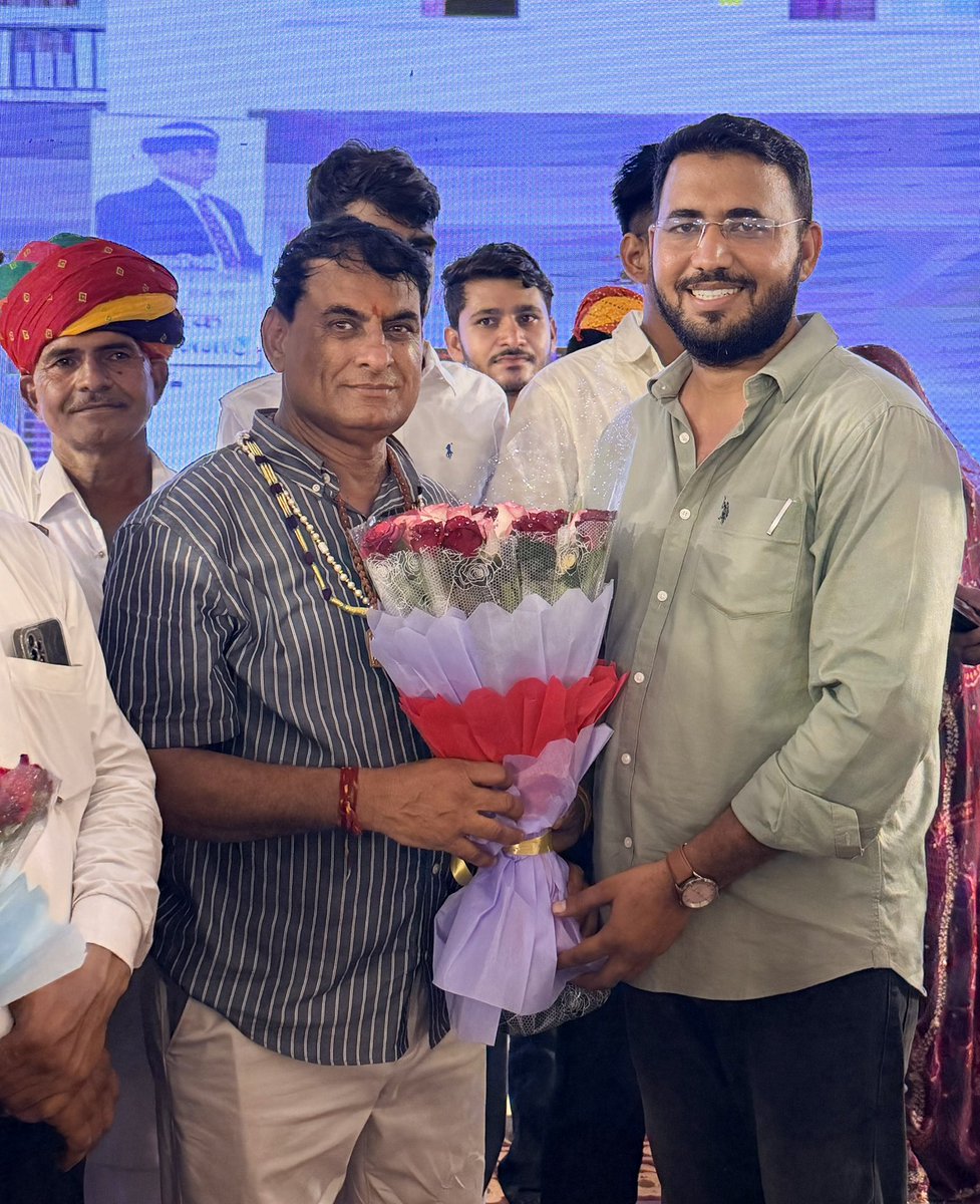 Dadarwal7's tweet photo. कल आदरणीय श्री सीताराम जाट (IAS), पूर्व निदेशक, माध्यमिक शिक्षा विभाग, राजस्थान के गरिमामयी सेवानिवृत्ति सम्मान समारोह में सम्मिलित होकर उनके निष्कलंक, कर्तव्यनिष्ठ एवं जनसेवा को समर्पित प्रशासनिक जीवन को नमन। स्वस्थ, सुखद एवं सक्रिय जीवन की हार्दिक शुभकामनाएँ। 🌹🙏
@saten_08 https://t.co/yg71eHerak