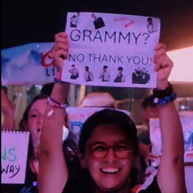 btschartsxdaily's tweet photo. GRAMMY? NO THANK YOU

WHO NEEDS A GRAMMY WHEN YOU HAVE ARMYS?

MUSIC &amp; LOVE ARE UNIVERSAL LIKE BTS &amp; ARMY

#BTS_WORLDTOUR_ARIRANG
#BTS_WORLDTOUR_ARIRANG_EASTRUTHERFORD https://t.co/fgbw9cCHX6