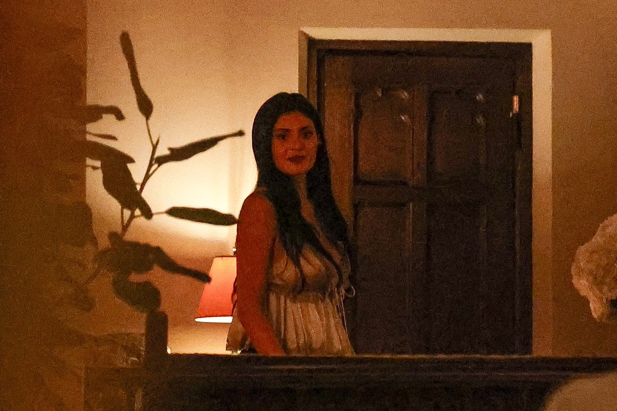 metgalacrave's tweet photo. Kylie Jenner in Los Angeles. https://t.co/FSxxLFfwlC