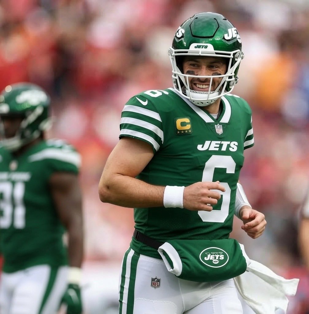 GangGreenJetss's tweet photo. With the Bucs and Baker Mayfield most likely parting ways, do the Jets make a move for him this season?

Or do they stick with Geno Smith and potentially draft a top QB prospect in the 2027 draft👀

Let me know your thoughts below!👇

#Jets #JetUp #NFL https://t.co/7bAbamMPaj