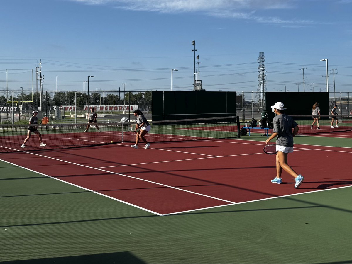 VMHSTENNIS1's tweet photo. Patriot Tennis opens up the season with an absolute battle! Congrats to Cameron and Jenna on winning an exciting tie-breaker, and to the whole team for a great show of character and grit. @irvin8robert @JISD_ATHLETICS @SAVeteransHS @VMHSABC https://t.co/u7BUPXVyru