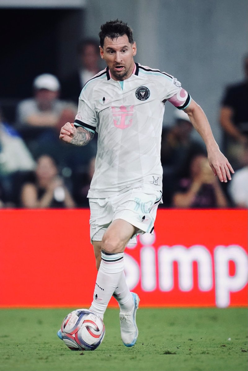 M10GOAT's tweet photo. 𝑯𝑬'𝑺 𝑩𝑨𝑪𝑲. https://t.co/zkDQ9pdmuo