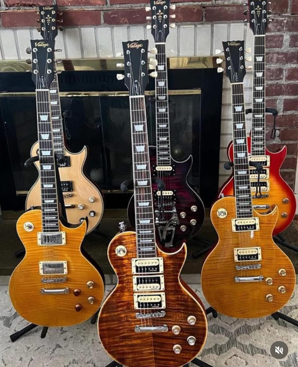 vintageguitars_'s tweet photo. This is pure vintage love!
@patjcampbell Killers!!!! @vintage_guitars_us
#vintageguitarsus #V100 #vintagetone https://t.co/rwDexwpuPa