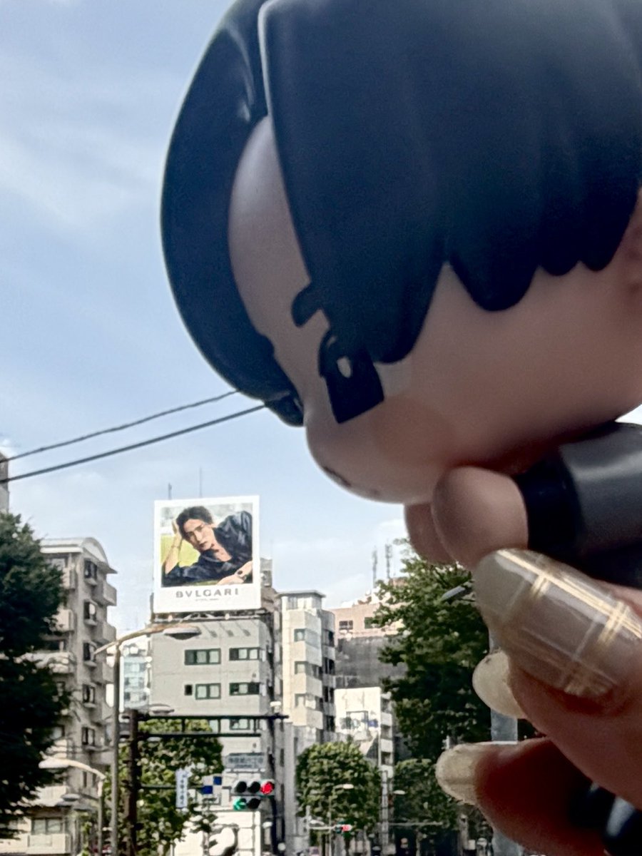 _tmskfi_'s tweet photo. めめビちゃんとブルガリ広告のめめちゃん…愛おしい😭😭😭 https://t.co/YvAAKJcGmh