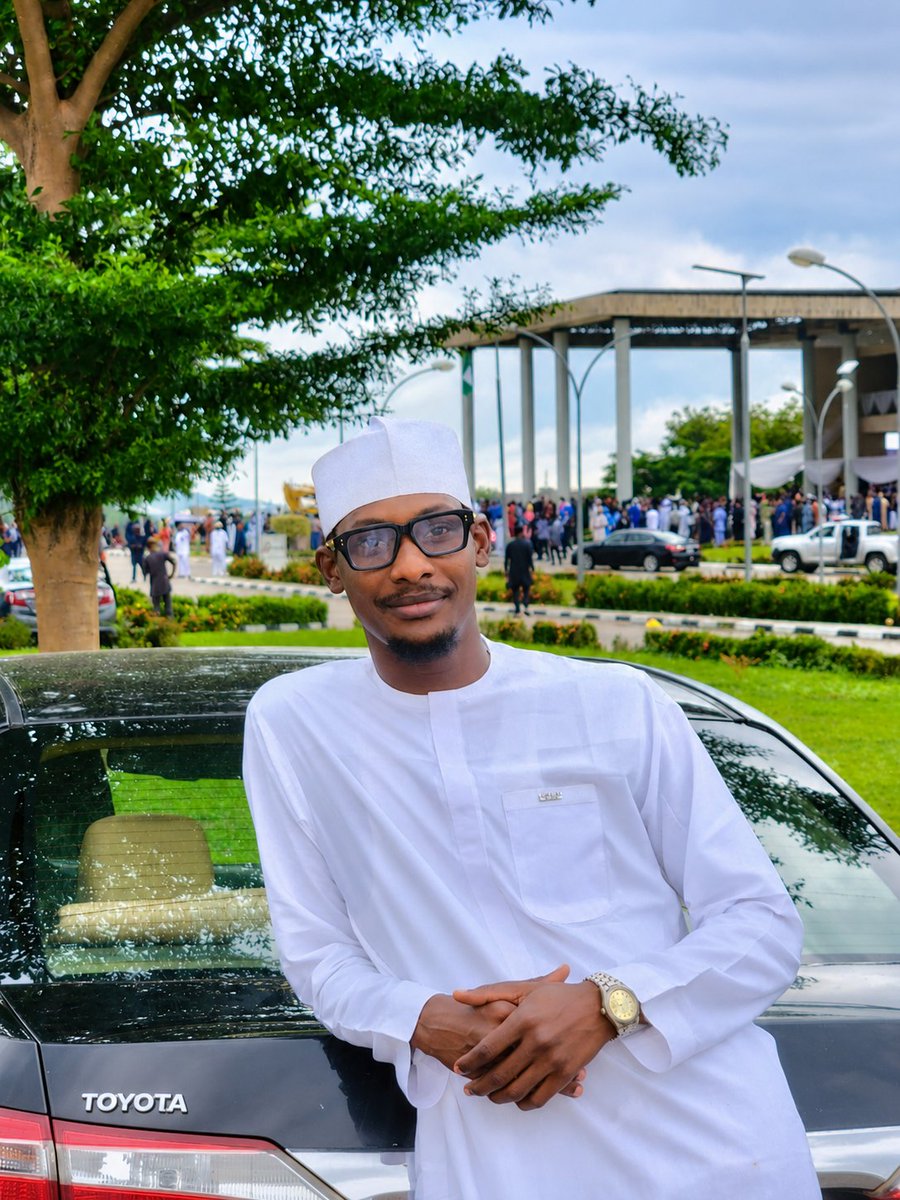 SDogonkoli's tweet photo. #NewProfilePic https://t.co/OxTIPW3For