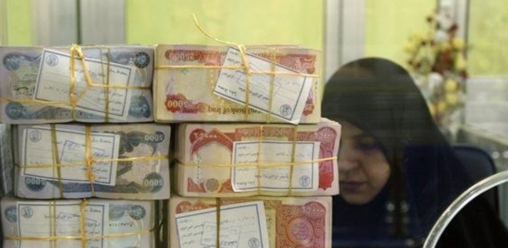SdAlawsi's tweet photo. إلغاء رواتب رفحاء والسجناء السياسيين التي تقدر سنوياً بمليار دولار…..!!

هل يعلم الشعب العراقي أن رواتب جماعة معسكر رفحاء السنوية تصل إلى أكثر من 700 مليار دينار عراقي؟!!
وأن رواتب السجناء السياسيين تصل إلى ما يقارب 600 مليار دينار عراقي؟!!
أي أن مجموع رواتب رفحاء والسجناء السياسيين سنوياً يصل إلى ما يقارب مليار دولار أمريكي …..!!

فيا جماعة رفحاء ومؤسسة السجناء 

أليس كافياً 23 سنة وأنتم تمتصون دماء الشعب العراقي؟!!