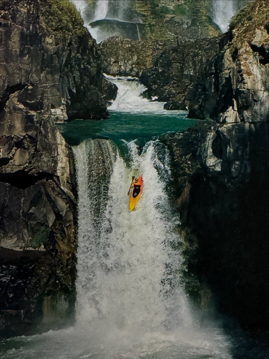 GaurangAlat's tweet photo. some photos from Patagonia Spring 1998 catalog

so interesting to see the contrast with the modern outdoors recreation editorial style https://t.co/xooBx3iEyK