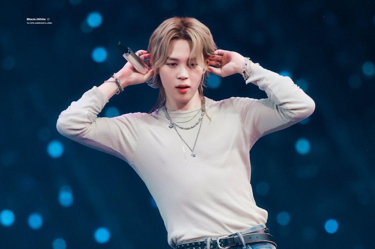 jibooty's tweet photo. List of Jimin fanbases to follow if you're a Jimin supporter! These are some of the fanbases that I think many Jimin fans don't know about. I'm sure there are more that I can't think of off the top of my head, so feel free to add them in the replies! Let's do our best to support Jimin together. That includes supporting his solo fanbases who always work hard to support him ✊

@JiminOnApple_Ko
@JIMIN_RECORD13
@JiminLatinoFB
@JiminEffectUSA
@PARKJIMINJAPAN
@StJiminMexico
@PJM_Hungary
@THEJIMINATION
@MFOL_Jimin
@RU_PJMs
@NorwayJimin 
@itJIMINvote 
@TEAMJIMINAU