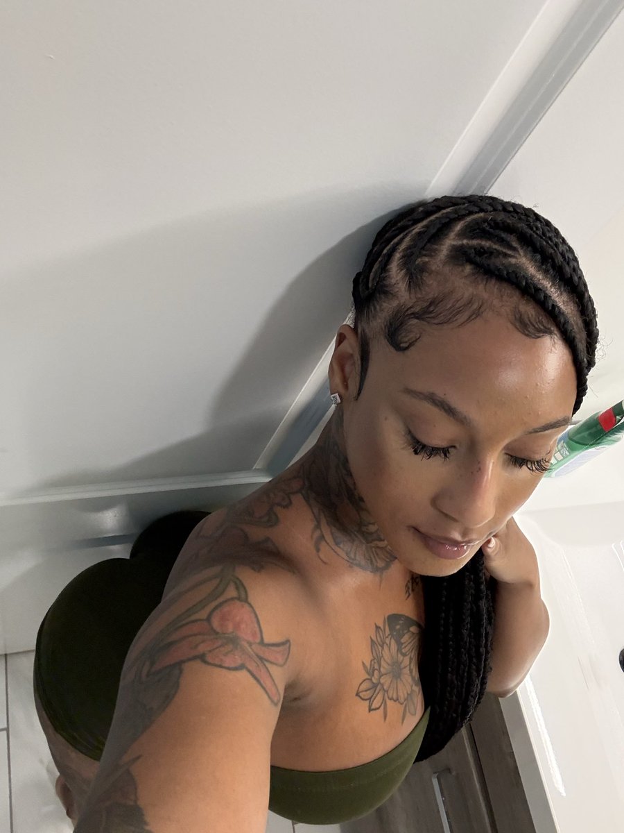MizzTwerksum's tweet photo. Can I send you pics from my phone ? Last day for 50% off VIP 👀

https://t.co/TZMcBkvX5f https://t.co/J3AAGKUpKl